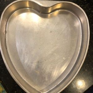 Vintage Metal Heart Shaped Cake Pan Mold Primitive Rustic Farmhouse Valentine's